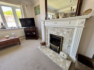 Lounge Fire- click for photo gallery